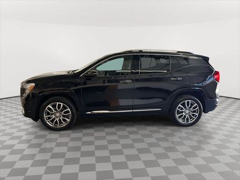 Used 2022 GMC Terrain Denali w/ LPO, 'HIT The Road' Package AWD/4WD image 5
