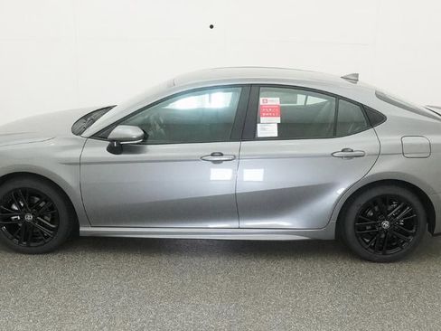 New 2026 Toyota Camry SE FWD image 3