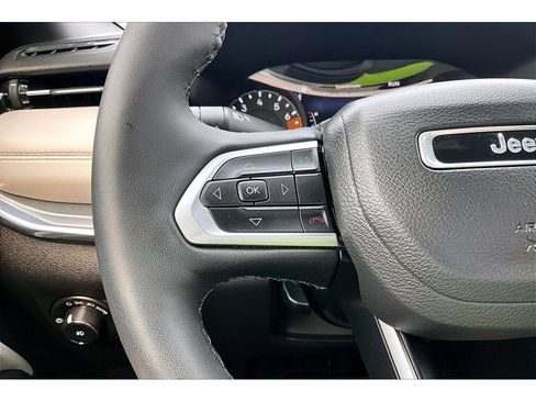 Certified 2023 Jeep Compass Limited AWD/4WD image 11
