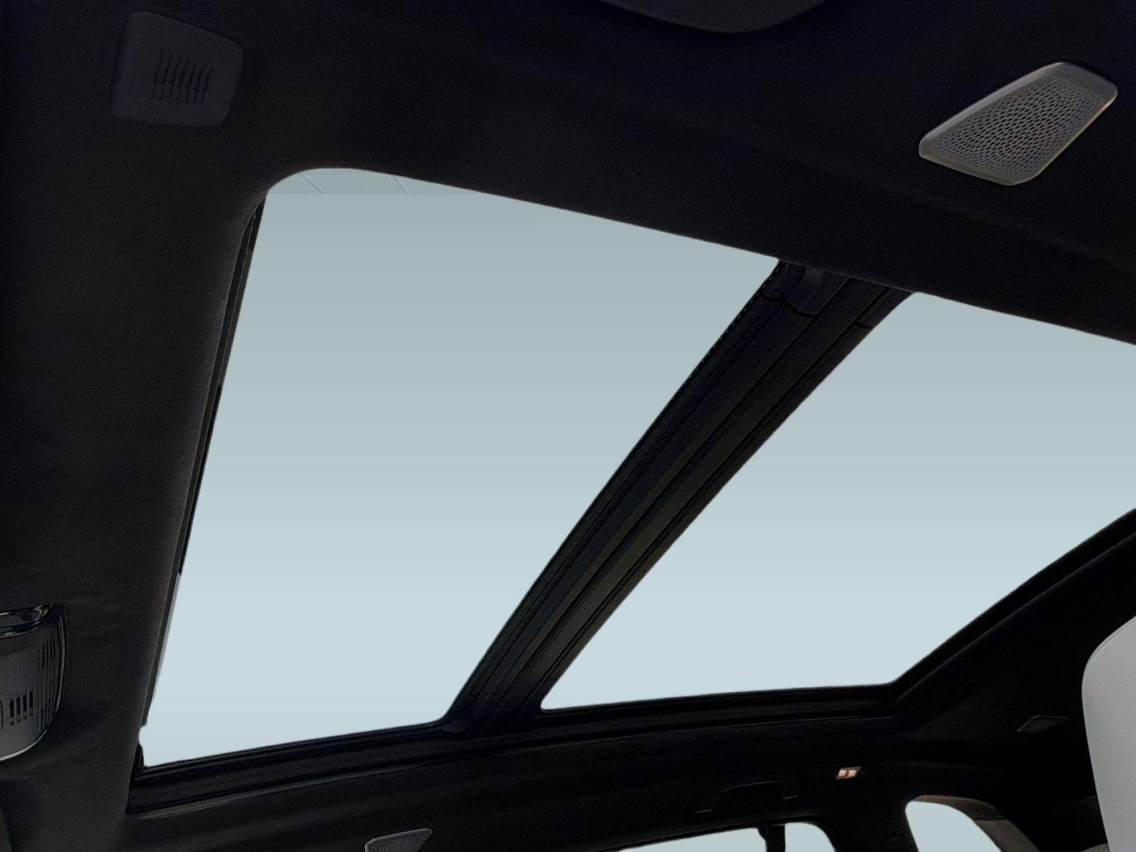New 2026 BMW X5 M Competition w/ Executive Package AWD/4WD image 16