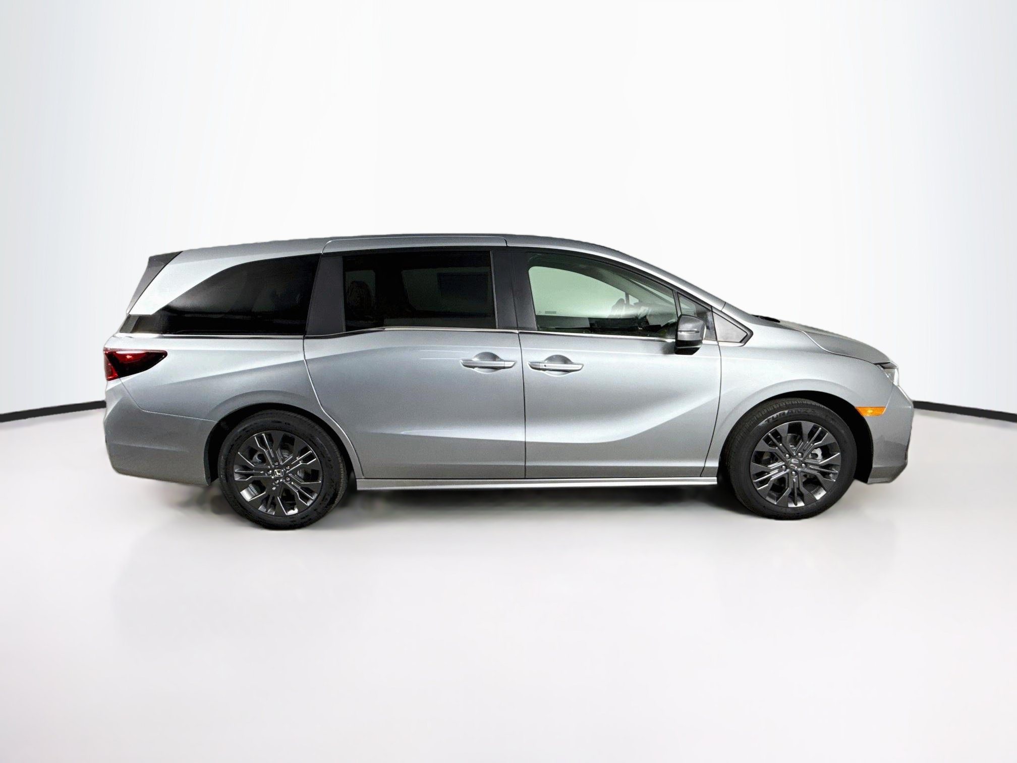New 2027 Honda Odyssey Touring image 2