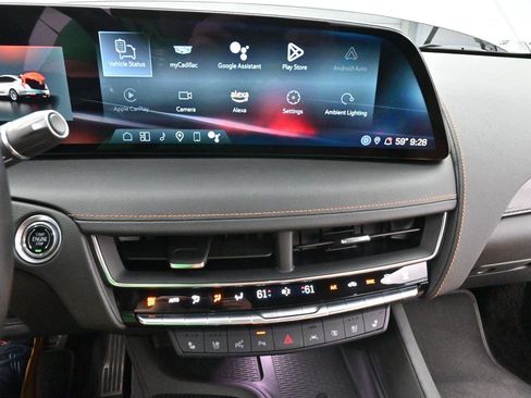 Certified 2025 Cadillac CT5 V w/ Platinum Package AWD/4WD image 22