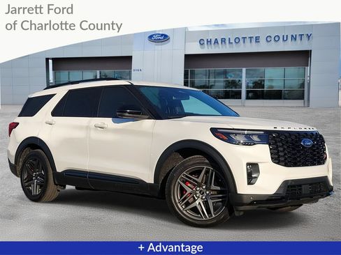 Used 2025 Ford Explorer ST AWD/4WD image 1