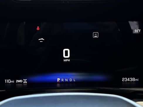 Used 2024 Chevrolet Colorado ZR2 w/ Technology Package AWD/4WD image 17