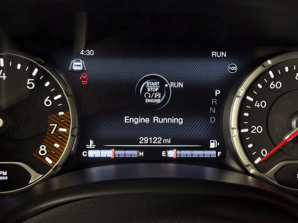 Used 2022 Jeep Renegade Latitude AWD/4WD image 12