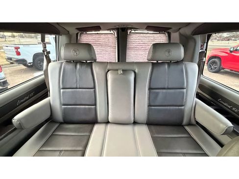 Used 2017 GMC Savana 2500 image 25