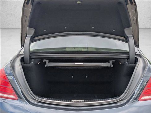 Used 2017 Mercedes-Benz S 550 Sedan image 6