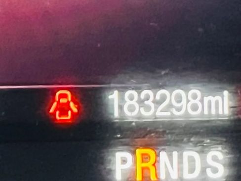 Used 2014 Lincoln MKZ Sedan 4D w/ Equipment Group 102A Reserve image 27