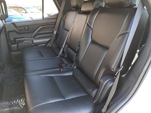 Used 2025 Toyota 4Runner SR5 AWD/4WD image 16