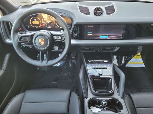 New 2026 Porsche Cayenne S image 13