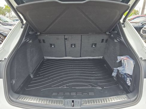Used 2023 Porsche Macan Turbo AWD/4WD image 12