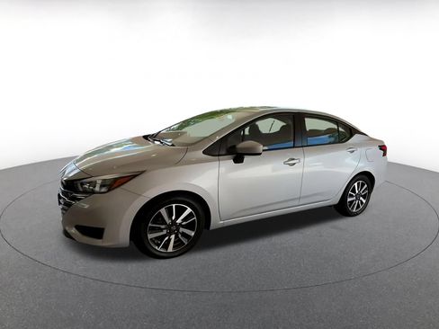 Used 2025 Nissan Versa SV FWD image 7