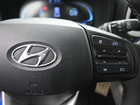 Used 2023 Hyundai Venue SEL FWD image 14