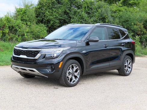 Certified 2023 Kia Seltos EX AWD/4WD image 9