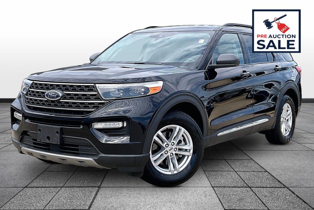 Used 2023 Ford Explorer XLT w/ Equipment Group 202A RWD image 1