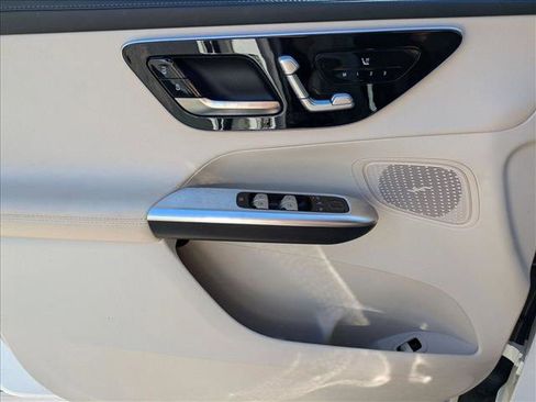 Certified 2023 Mercedes-Benz GLC 300 image 8