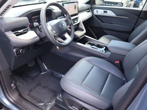 New 2025 Ford Explorer Active w/ Active Comfort Package image 14