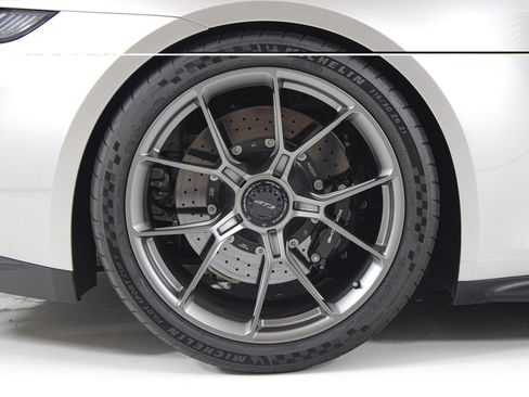 Used 2024 Porsche 911 GT3 RWD image 17