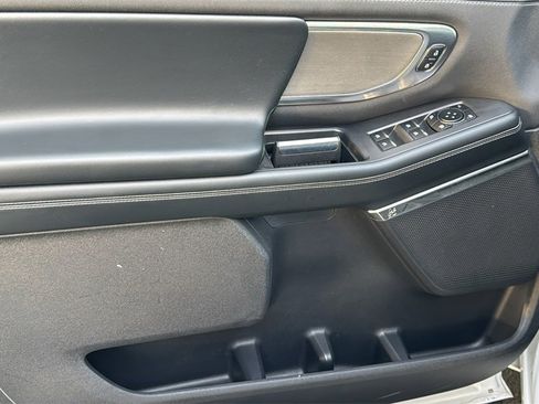 Certified 2025 Ford Expedition Max Platinum image 19