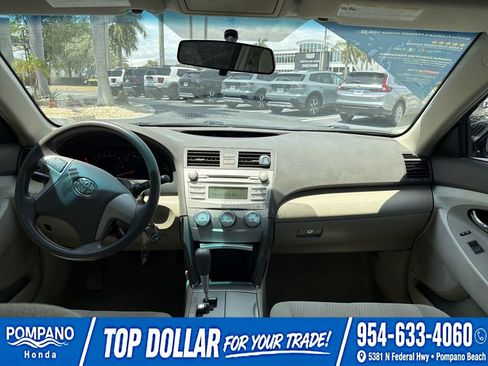 Used 2010 Toyota Camry FWD image 19