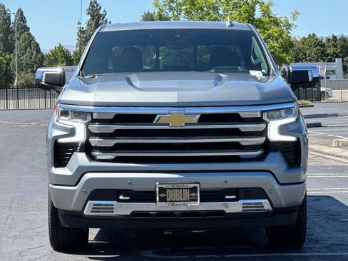 Used 2025 Chevrolet Silverado 1500 High Country AWD/4WD image 9