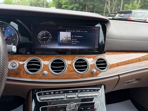 Used 2017 Mercedes-Benz E 300 4MATIC image 16