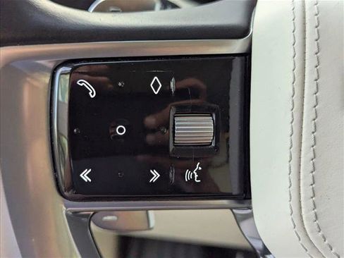 Used 2023 Land Rover Range Rover SE image 13