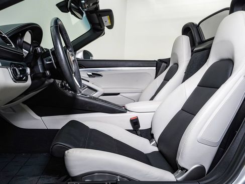 Used 2024 Porsche 718 Boxster RWD image 21