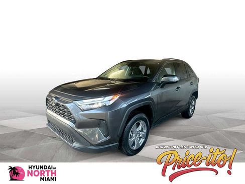 Used 2025 Toyota RAV4 XLE FWD image 1