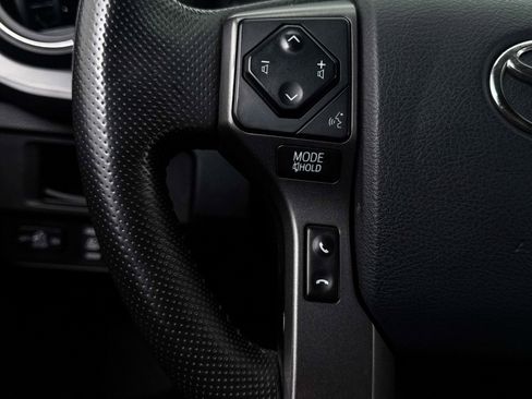 Used 2019 Toyota Tacoma TRD Off-Road image 29