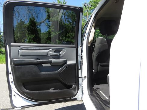 Used 2019 RAM 1500 Big Horn AWD/4WD image 18