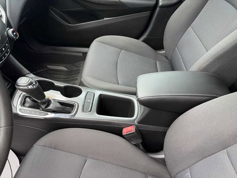 Used 2018 Chevrolet Cruze LT FWD image 21