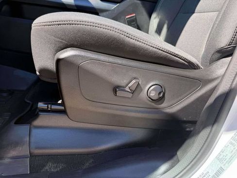 Used 2023 RAM 1500 Big Horn AWD/4WD image 16