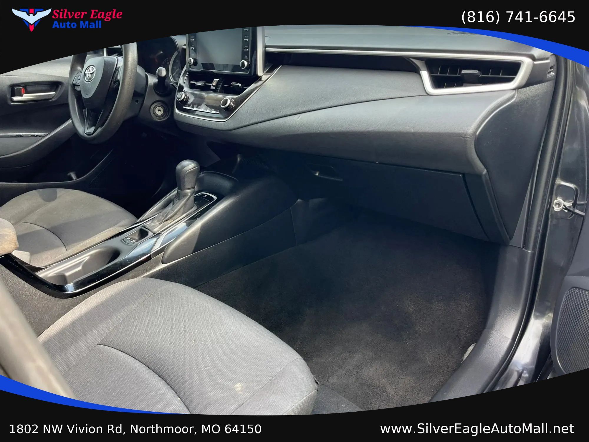 Used 2020 Toyota Corolla LE FWD image 7