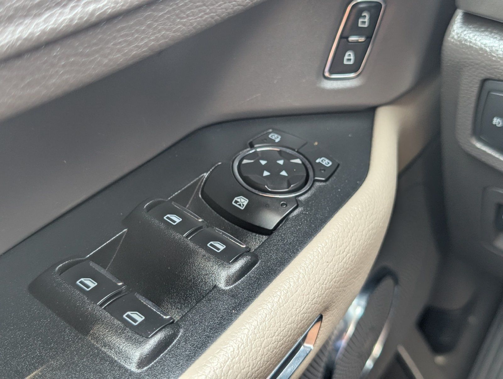 Used 2020 Ford Expedition XLT RWD image 28