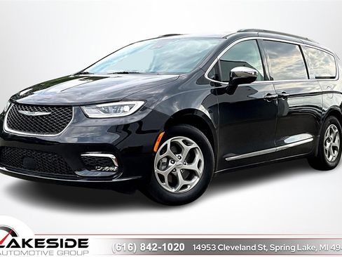 Used 2022 Chrysler Pacifica Limited image 1