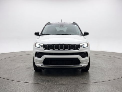 Used 2025 Jeep Compass Limited AWD/4WD image 2