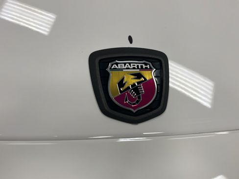 Used 2017 FIAT 124 Spider Abarth RWD image 39