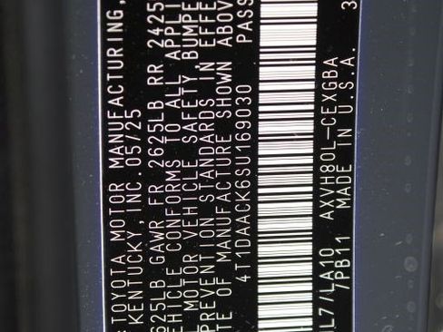 Used 2025 Toyota Camry XLE FWD image 27