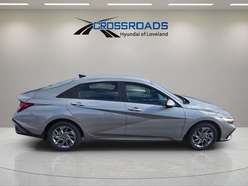 New 2026 Hyundai Elantra Hybrid FWD image 7