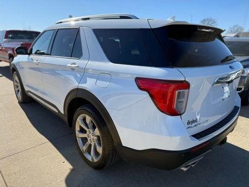 Used 2020 Ford Explorer Platinum w/ Premium Technology Package image 4