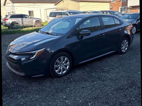 Used 2023 Toyota Corolla LE FWD image 11