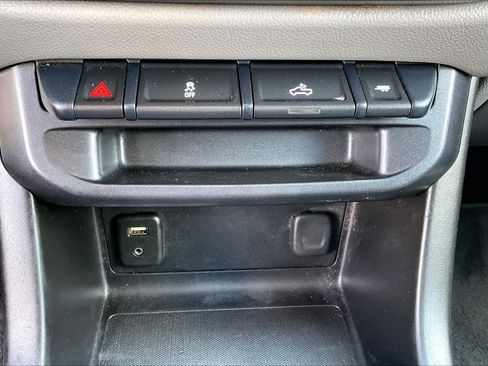 Used 2017 GMC Canyon 2WD Crew Cab w/ Convenience Package image 29