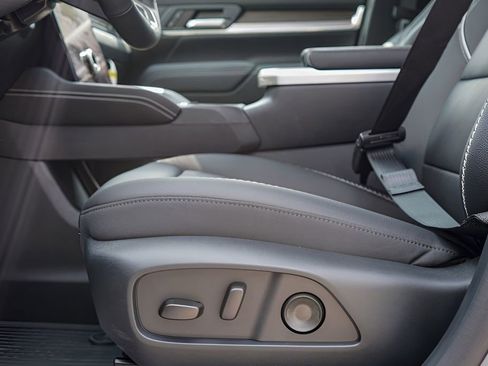 New 2026 GMC Terrain Denali AWD/4WD image 17
