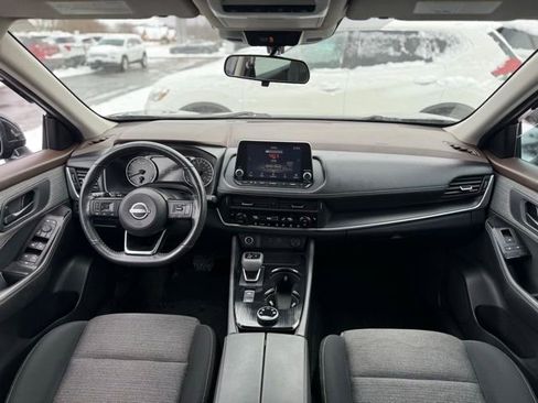 Used 2022 Nissan Rogue S image 3