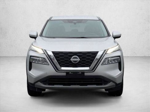 Used 2023 Nissan Rogue SV image 2