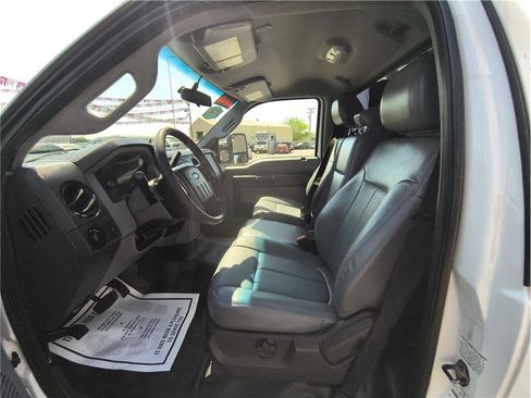 Used 2016 Ford F550 2WD Regular Cab Super Duty image 9