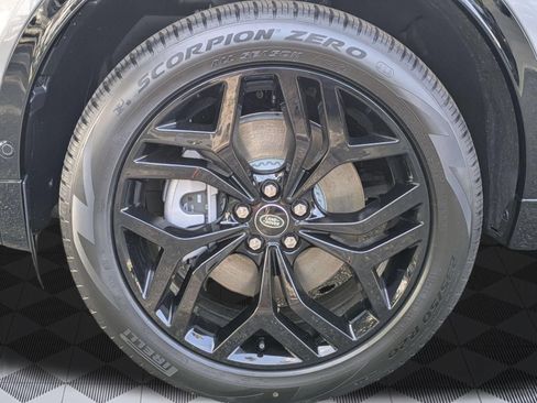 New 2026 Land Rover Discovery Sport Landmark AWD/4WD image 9