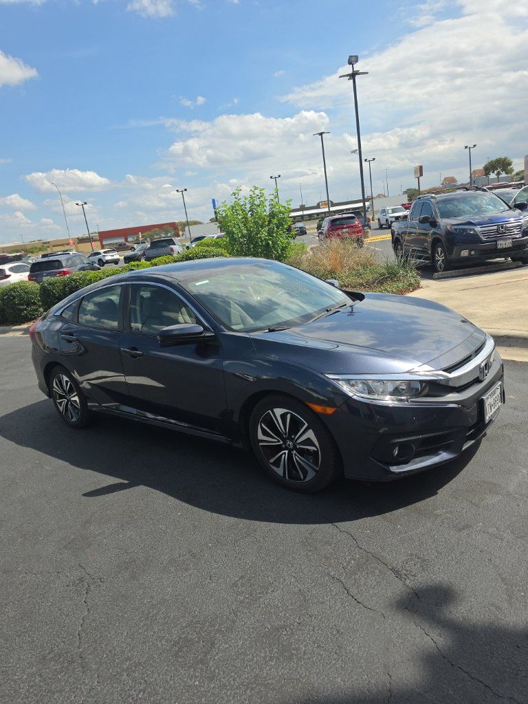 Used 2018 Honda Civic EX-T image 2