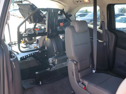 Used 2016 Honda Odyssey EX-L image 13